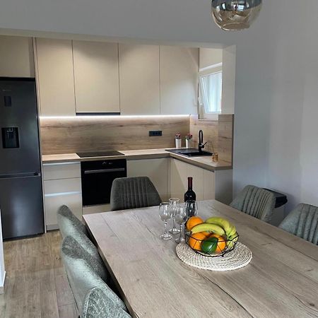Appartamento Apartman Kurtov Pakoštane Esterno foto