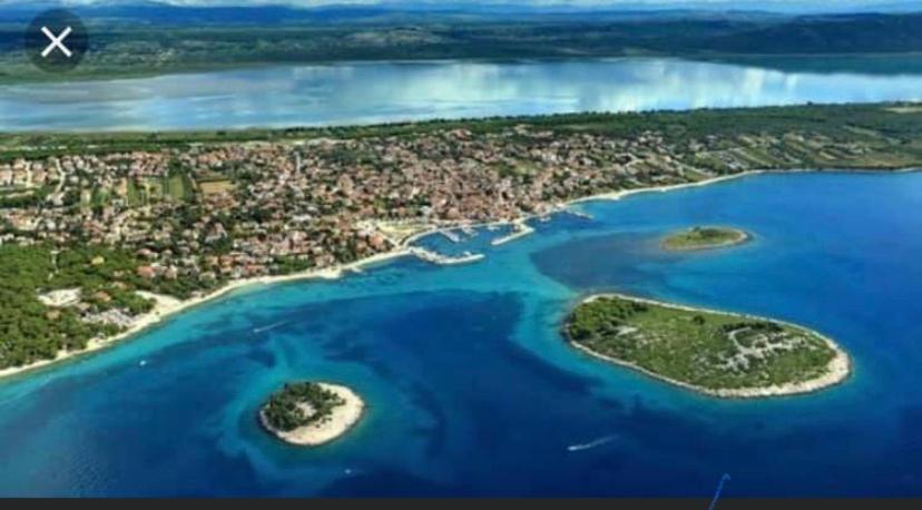 Appartamento Apartman Kurtov Pakoštane Esterno foto