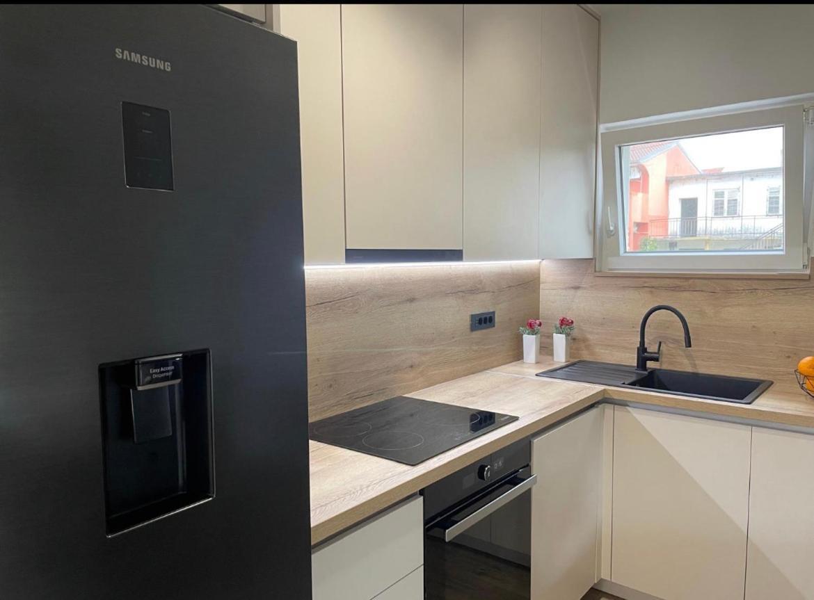 Appartamento Apartman Kurtov Pakoštane Esterno foto