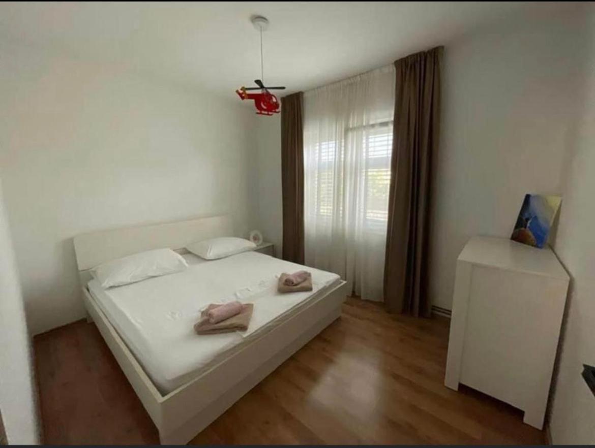 Appartamento Apartman Kurtov Pakoštane Esterno foto
